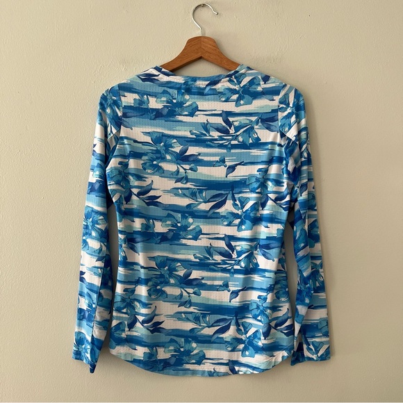 Ibkul Long Sleeve Women's Blue Floral Mesh Vented Pullover Shirt. Size XS - Picture 4 of 6